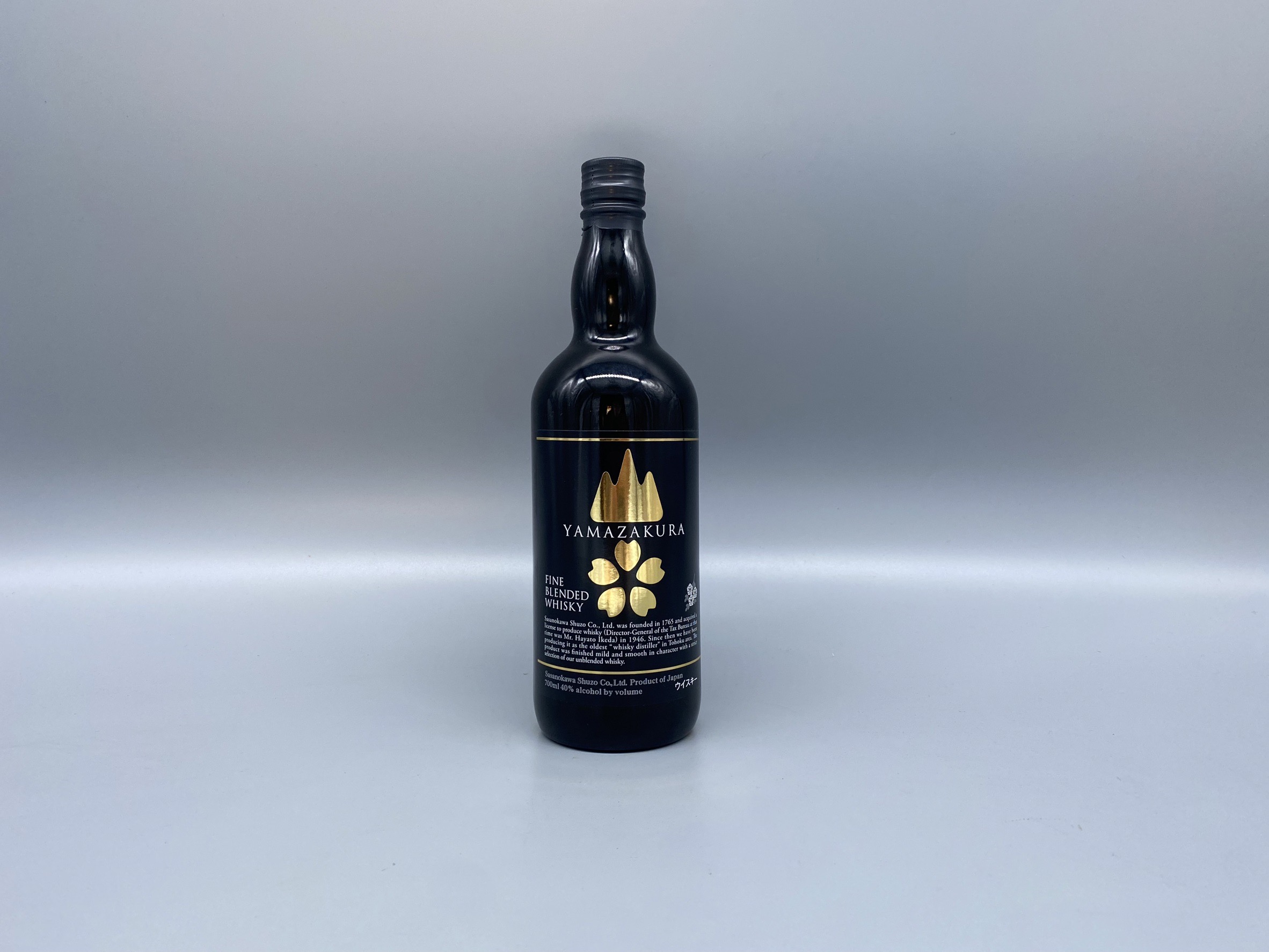 ウイスキー　山桜 黒ラベル 700ml ブレンデッド ジャパニーズウイスキー 40度