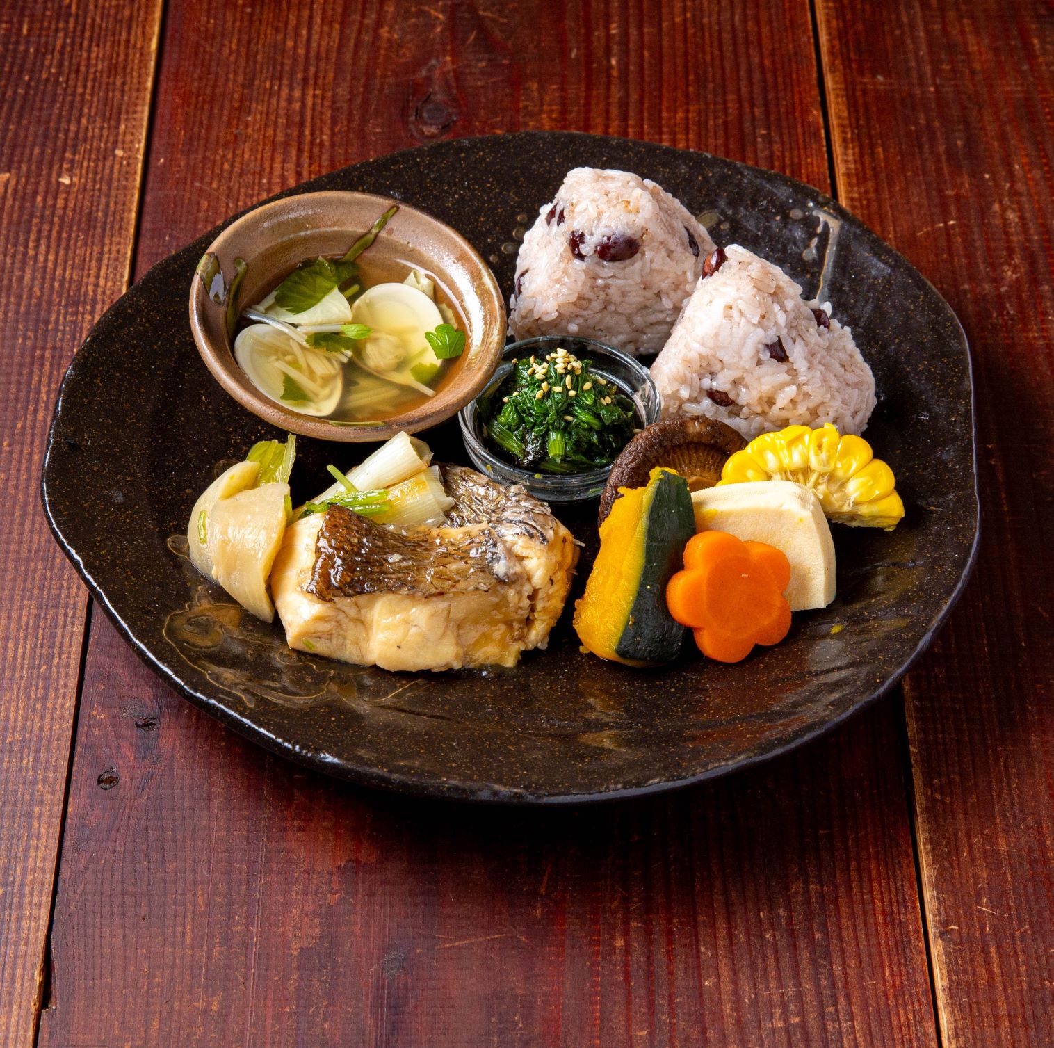 壬生の出汁巻き・京のおばんざいセット（鯛かぶら定食）