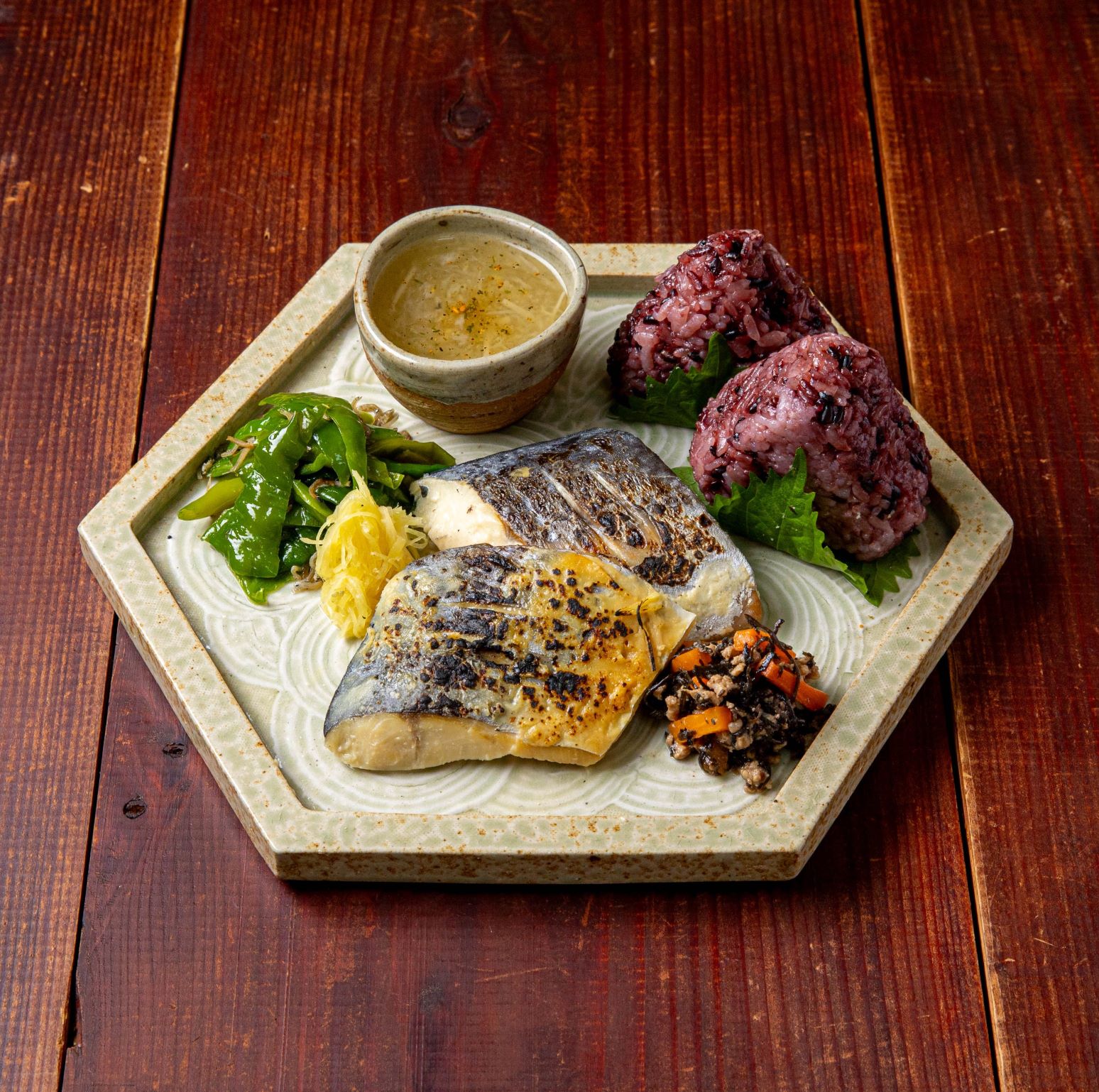 壬生の出汁巻き・京のおばんざいセット（お魚の西京焼き定食）