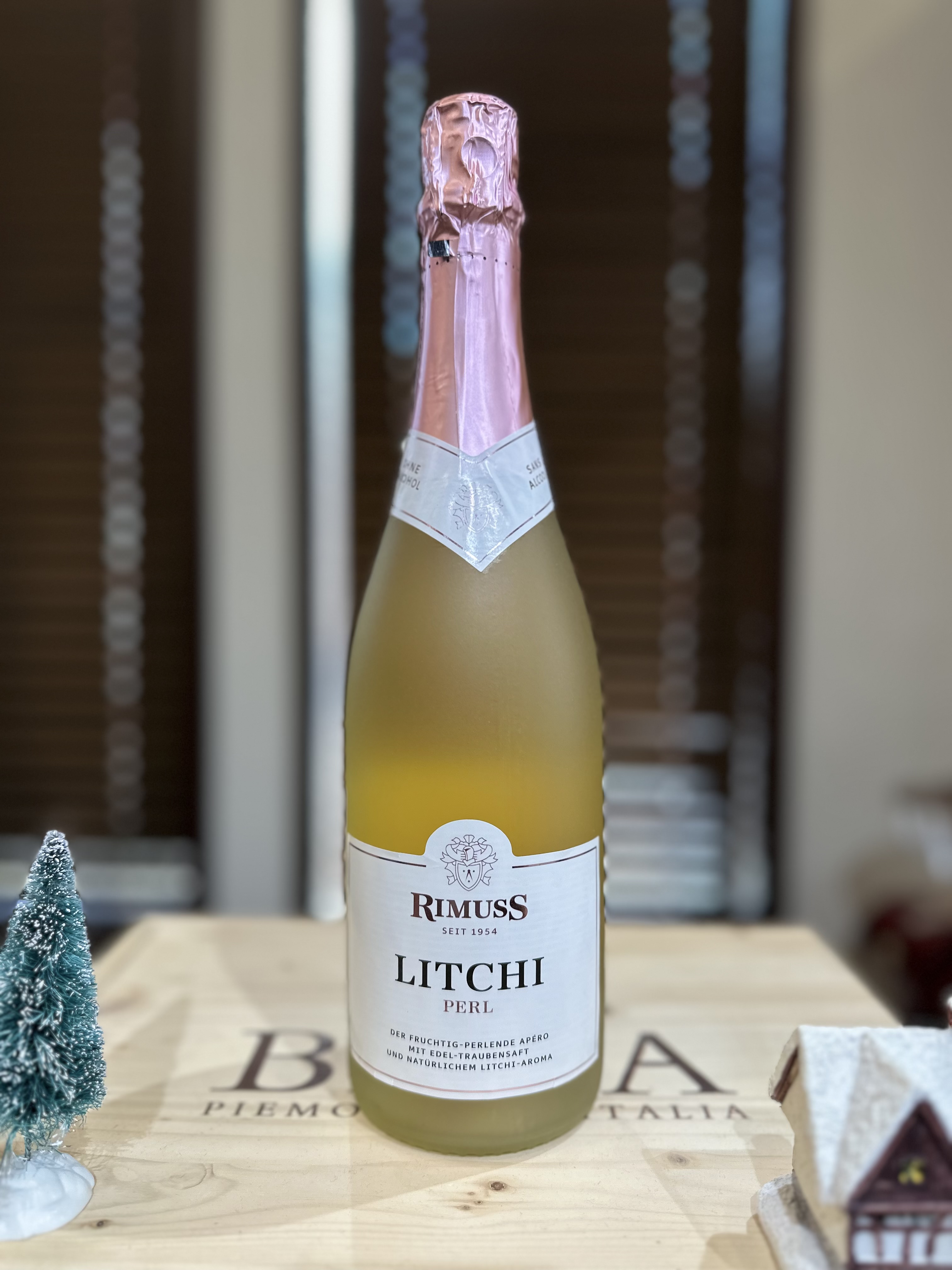 スイス産　ノンアルコール　スパークリングワイン風炭酸飲料　ライチパール　750ml