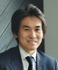 由紀ホールディングス株式会社　代表取締役社長　大坪　正人　氏